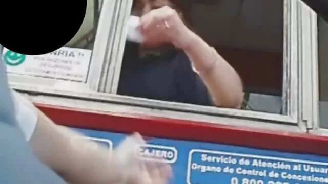 阿拉贝拉连字在我们的胸部 乌木女同性恋按摩