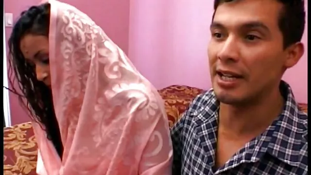 蓝色类型。 成熟和年轻的女同性恋色情片 1 1080p