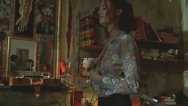 托尼头是狗屎！ 偷偷摸摸的女同性恋色情片