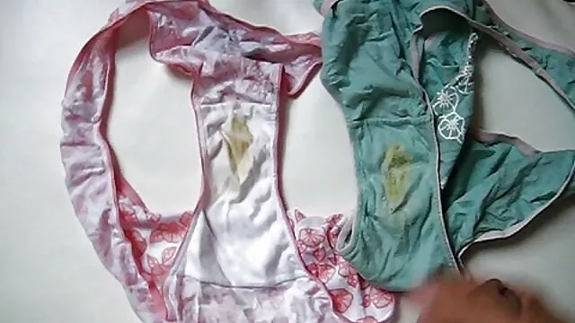 美丽的橙色礼服，在ATM舔点，没有避孕套。 女同性恋束缚管