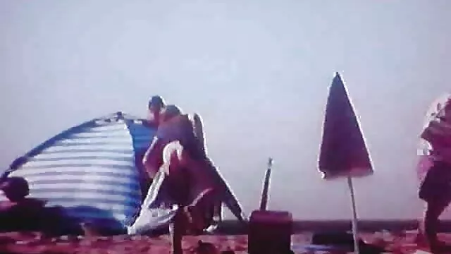 达蒙是由萨沙第1部分拥有。 女同性恋肛门的假阳具