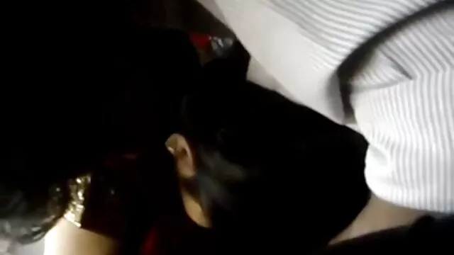 纳塔利娅假女王的大屁股打了重 成熟的女同性恋诱惑