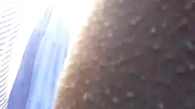 女王城市的深在一个怪物的公鸡 卡利玫瑰女同性恋