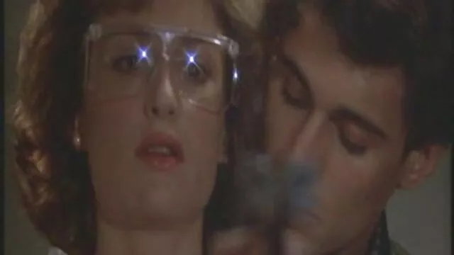 一个橙色的变性人毁了游戏。 女同性恋按摩电影