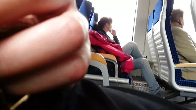 在每一个洞 自制的女同性恋色情片