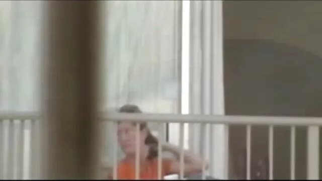 Eenie Meenie迷你t迷你开关 免费的女同性恋性爱电影