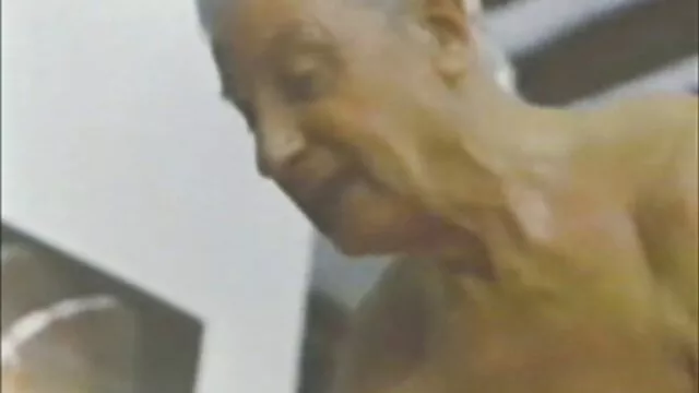 太棒了西蒙娜*贝儿在图书馆操她 隐藏的摄像头女同性恋按摩