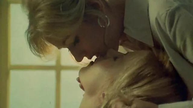 没有橡胶的激情灵活的游戏(2019)) 业余女同性恋拳交
